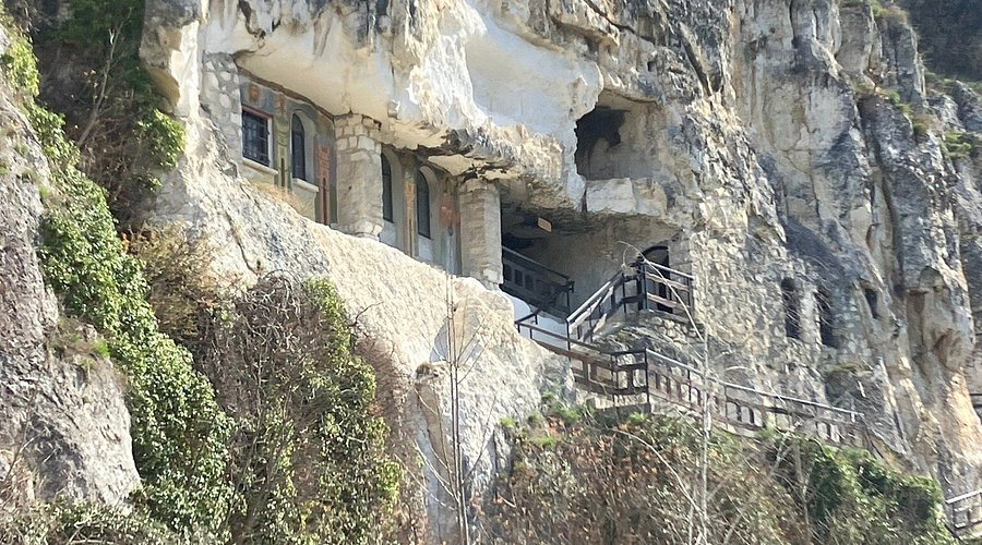Roca Monasterios de Ivanovo